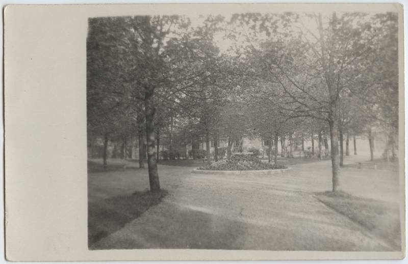 fotopostkaart, Viljandi, Lastepark, ümar lillepeenar, u 1928