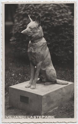 fotopostkaart, Viljandi, Lastepark, koerakuju, u 1932, foto M. Teng?  duplicate photo