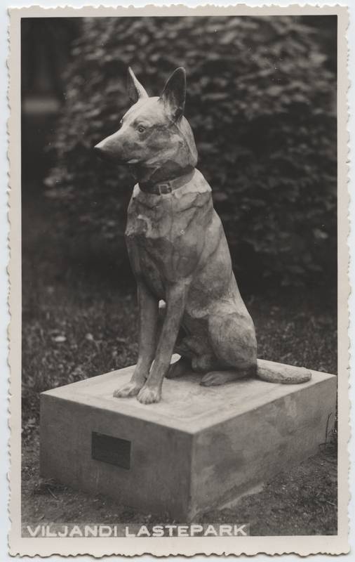fotopostkaart, Viljandi, Lastepark, koerakuju, u 1932, foto M. Teng?