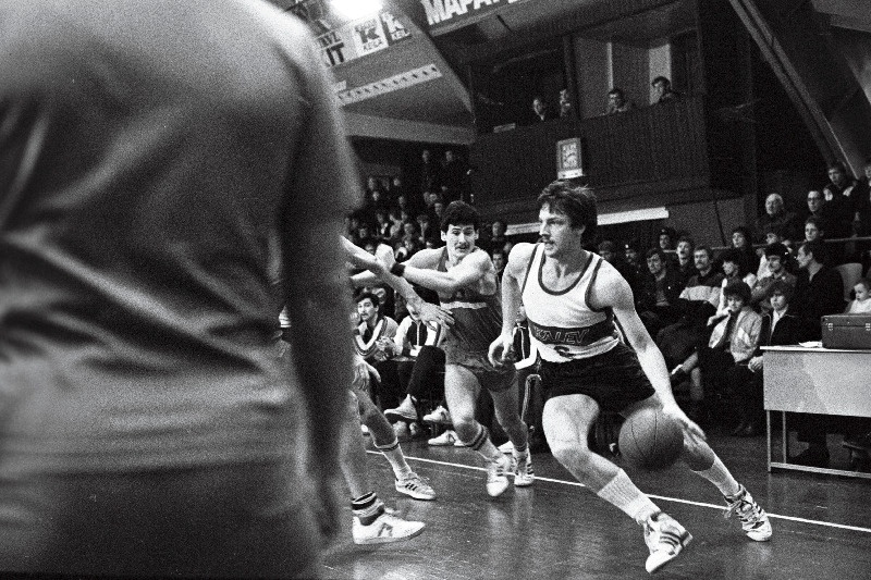 Korvpallur Tiit Sokk mänguhoos.