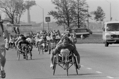 Vanalinna päevade spordiprogrammi raames toimunud ratastoolivõistlus.  similar photo