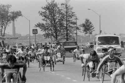 Vanalinna päevade spordiprogrammi raames toimunud ratastoolivõistlus.  similar photo