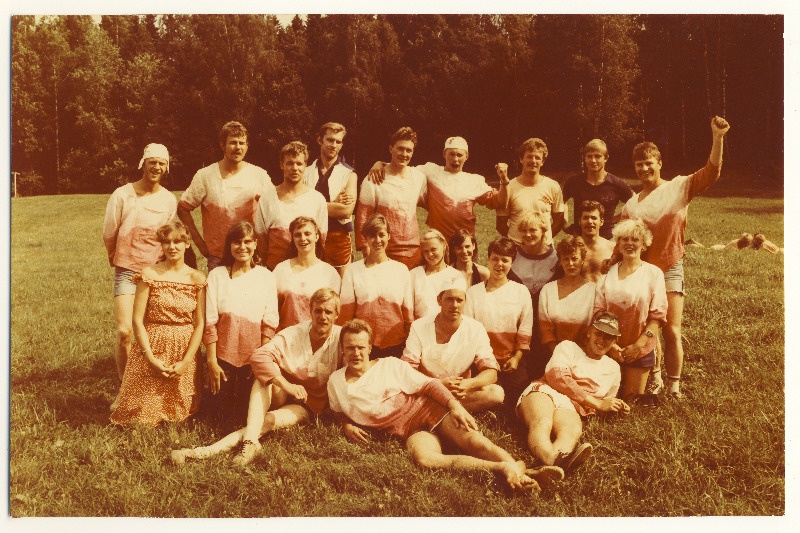 EÜE-86 erinevate regioonide rühmade grupipildid