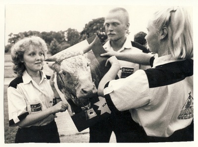 EÜE-86 pildiseeria teemal "Reklaam Haapsalu KEK-ile"  similar photo