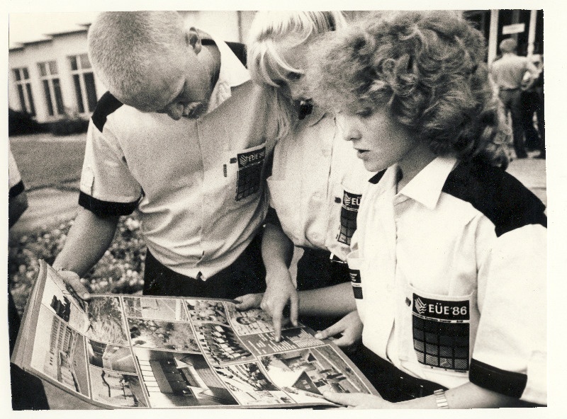 EÜE-86 pildiseeria teemal "Reklaam Haapsalu KEK-ile"
