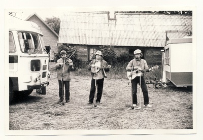 EÜE-87 Festival Varblas III. Esineb Kuldne Trio  similar photo