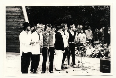 EÜE-87 Festival Varblas III. Esineb Eisma rühm  similar photo