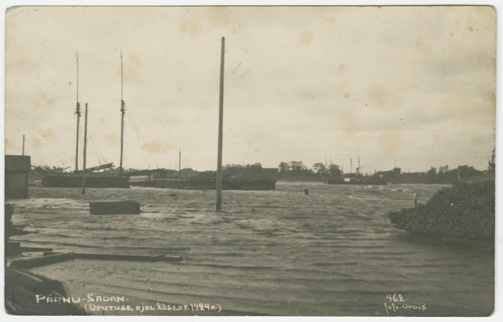 Fotopostkaart. Pärnu sadam 1924. aasta kõrge veetaseme ajal