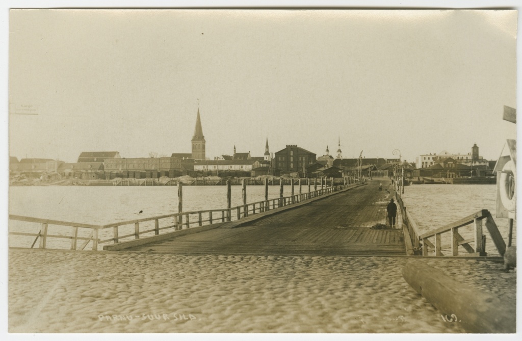 Fotopostkaart. Pärnu. Nahksild/ ujuvsild üle Pärnu jõe