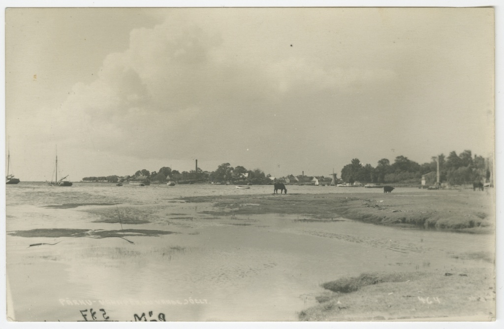 Fotopostkaart. Vana-Pärnu siluett, vaade jõelt