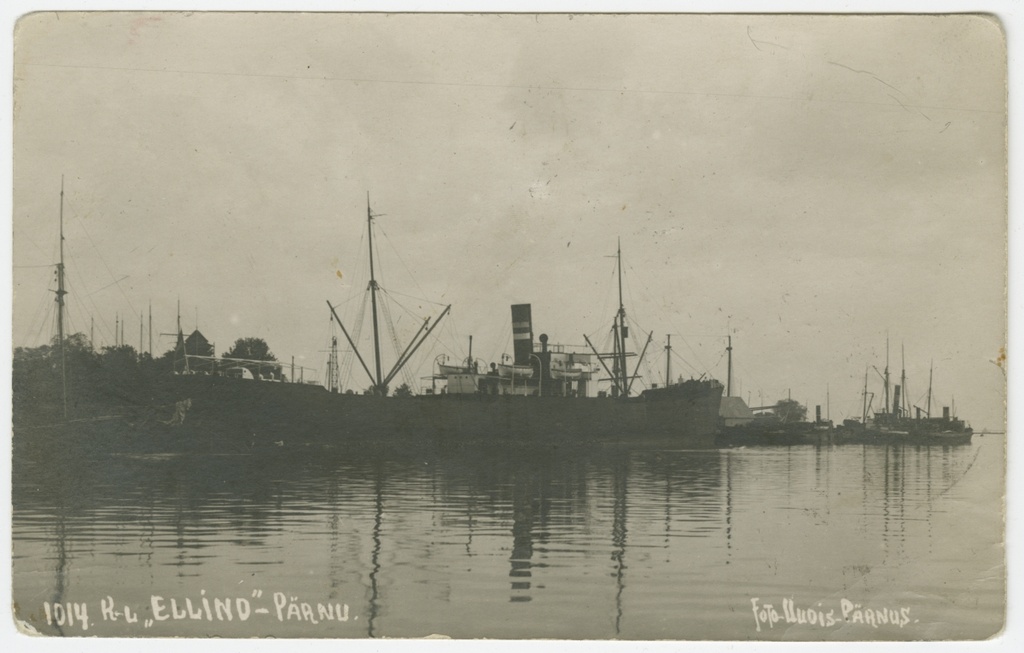 Fotopostkaart. Kaubaaurik "Ellind" Pärnu sadamas