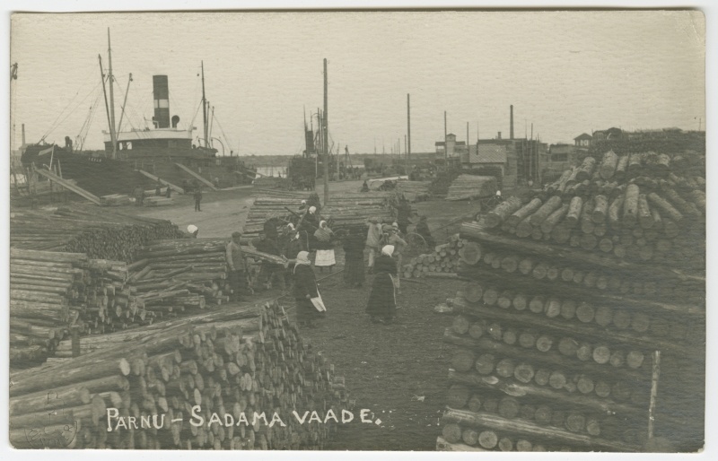 Fotopostkaart. Pärnu sadam. Puude laadimine laevadele