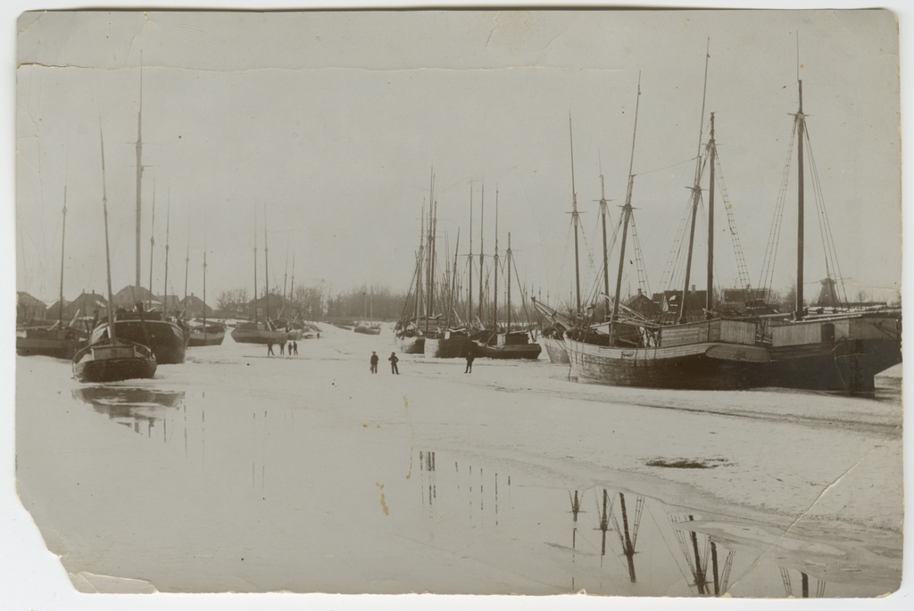 Foto. Purjelaevad seismas talvel Pärnu sadamas
