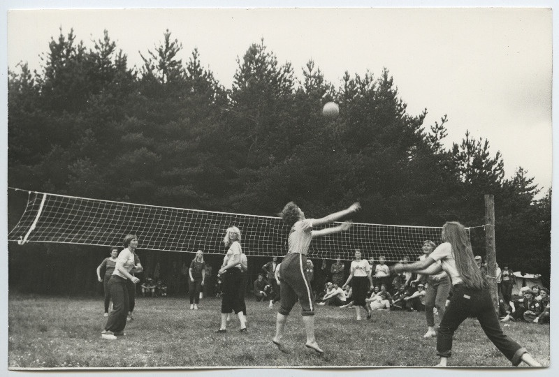 EÜE kokkutulekute, festivalide, spordivõistluste fotod erinevatest aastatest V