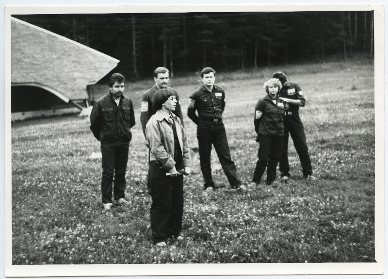 EÜE-85 Viru regiooni kokkutulek Mustjärvel I. Avamisel kõneleb ministeeriumi esindaja