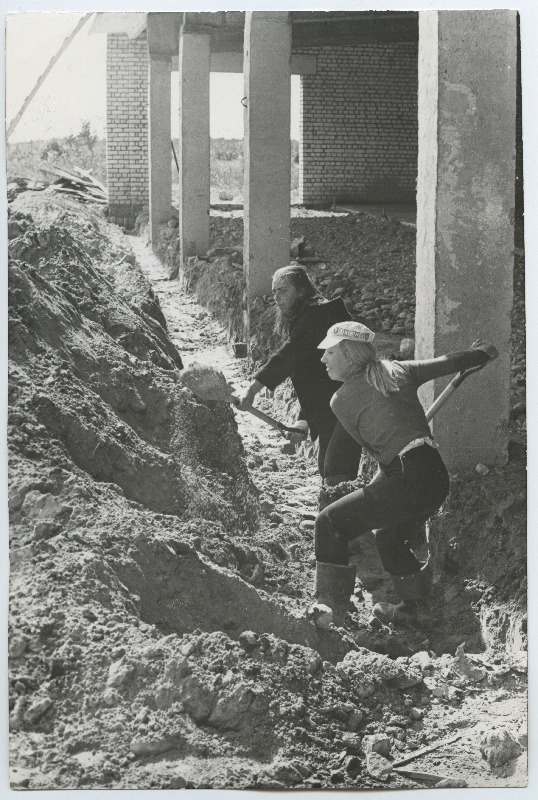 EÜE ehitamas -fotod erinevatest aastatest IV