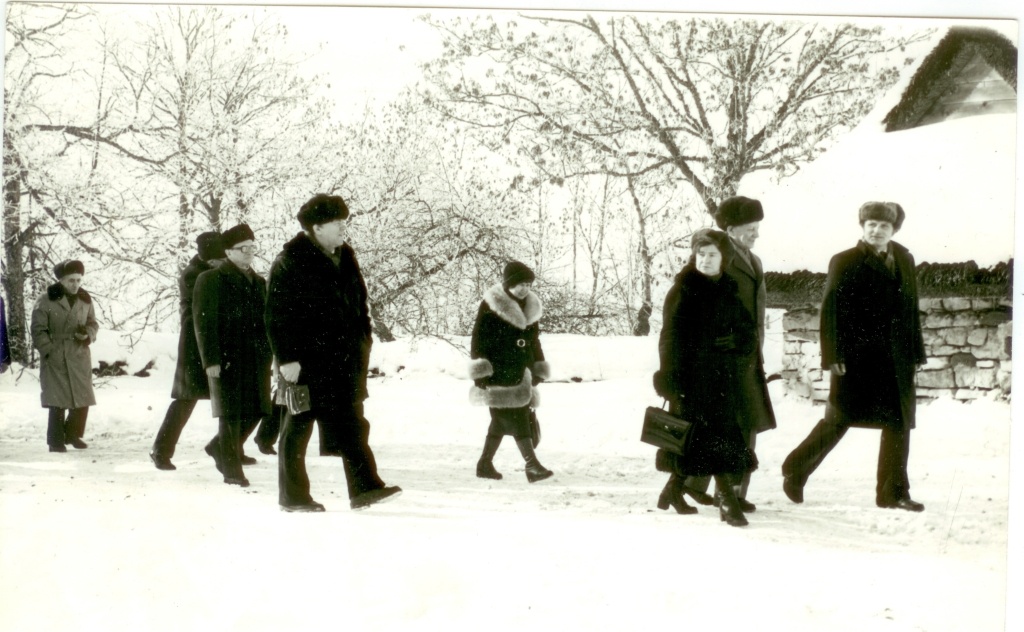 Külalised Tooma talu õuel