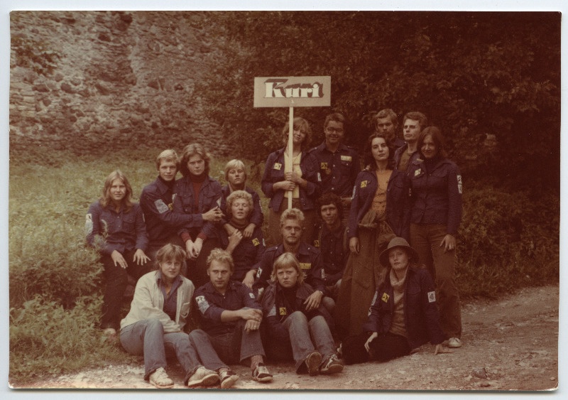 EÜE-80 rühmade grupipildid. Kuri