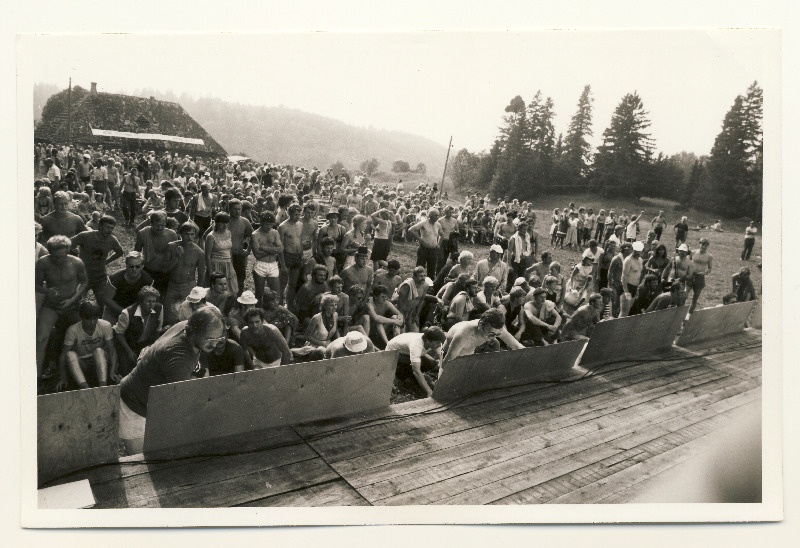 EÜE-84 kokkutulek Karksi-Nuias. Plakati kujundamise võistlus?