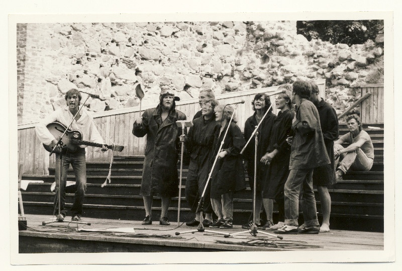 EÜE-84 kokkutulekud Karksi-Nuias. Töösuve lõpetamine.  Arbavere rühma isetegevus