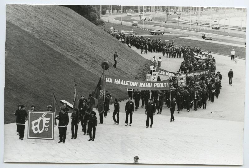 EÜE-83 avamine Tallinnas Maarjamäel