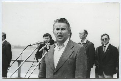 EÜE esimene komandör Karl adamson EÜE-83 avamisel Tallinnas Maarjamäel  similar photo