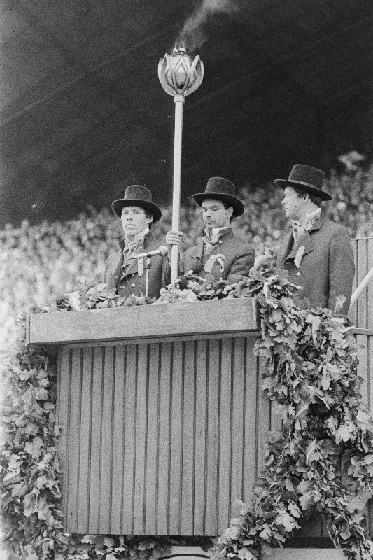 Eesti NSV XX üldlaulu- ja tantsupeo tuli on jõudnud Lauluväljakule.