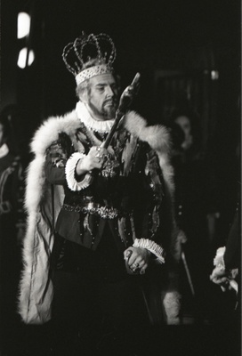Uno Kreen Philipp II osas G. Verdi ooperis "Don Carlos" RAT Estonias.  similar photo