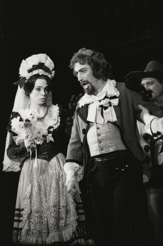 Stseen W. A. Mozarti ooperist "Don Giovanni" RAT Estonias. Zerlina - Anu Kaal.
