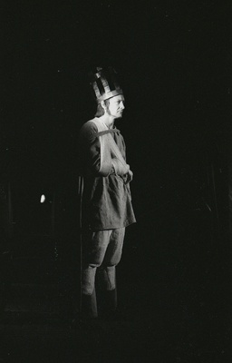 J. Kaplinski näidendi "Neljakuningapäev" proov V. Kingissepa nimelises TRA Draamateatris. Teine Kuningas - Mati Klooren.  duplicate photo