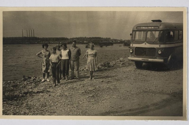 Grupp turiste Rannapungerja jõe ääres