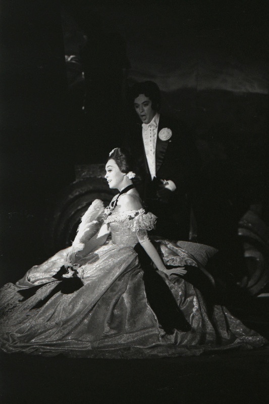 Anu Kaal Violetta osas G. Verdi ooperis "Traviata" RAT Estonias.