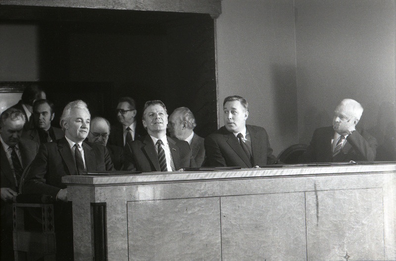 Partei- ja valitsustegelased Eesti NSV Heliloojate Liidu XII kongressil.