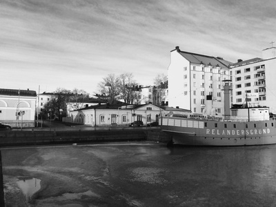 Kanavatori 2 (nykyinen Meritullitori 4, 6), Aleksanterinkatu 1, 3. Kuva Kanavarannasta. rephoto