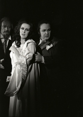 Stseen G. Verdi ooperist "Traviata" RAT Estonias. Osades Margarita Voites ja Hendrik Krumm.  similar photo
