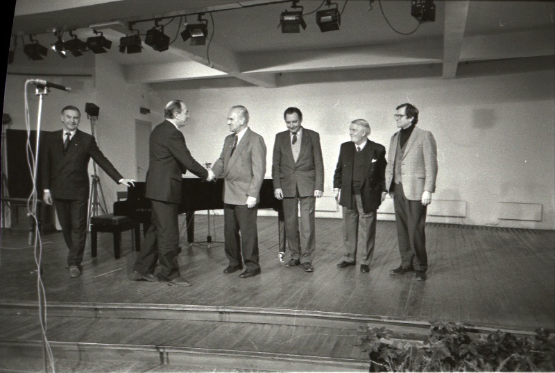 Tiit Kuusiku nimeline kammerlauljate konkurss Estonia Talveaias.