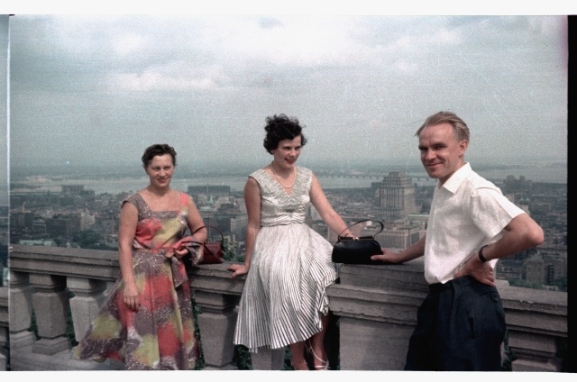 Perekond Tammekiviga Montrealis Mount-Royale vaateplatsil.