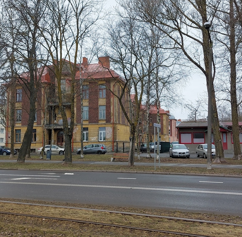 Peeter Suure Merekindluse garnisoni üleajateenijate elamu Tallinnas Erika ja Kopli tn nurgal. Arhitekt Aleksandr Jaron rephoto