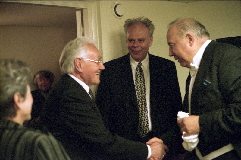 Rahvusvaheline muusikafestival "Eduard Tubin ja tema aeg" Estonia kontserdisaalis. Keskel festivali kunstiline juht Vardo Rumessen, paremal dirigent Neeme Järvi.