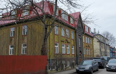 Apartment building in Kalamaja, Tallinn, Linda 5, view of the building rephoto