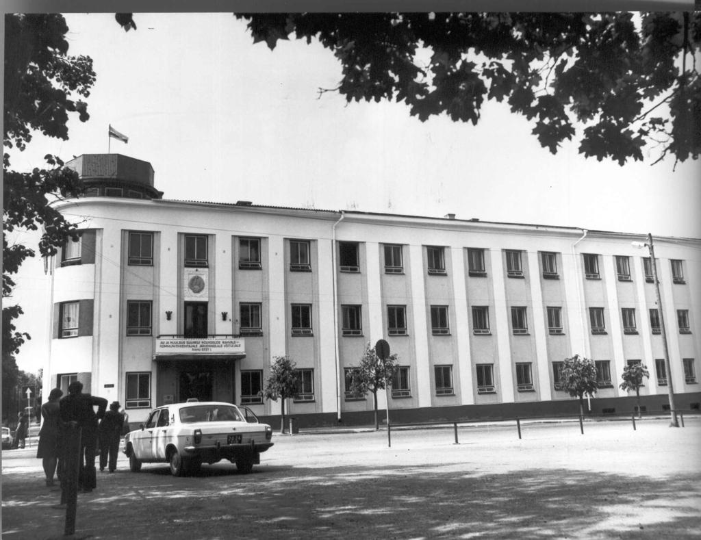 Foto. Võru Rajooni RSN TK hoone Lenini  tn. 12, vaade kirdest 1984.a.