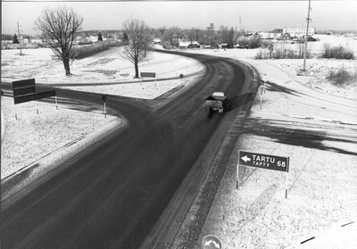 Foto. Võru ringtee ja vana Tartu maantee ristmik Kirumpääl, vaade loodesse 1984.a.  duplicate photo