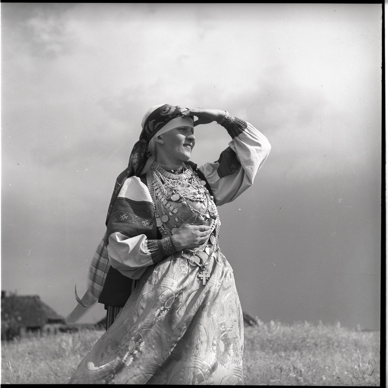 Obinitsa, Anni Kalju setu rahvariietes