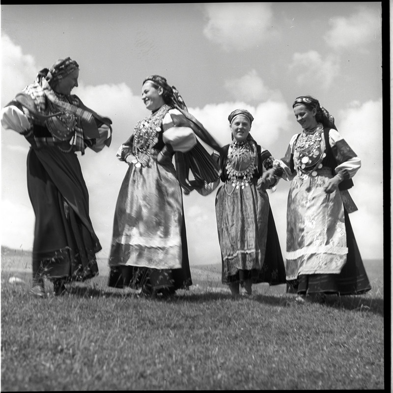 Obinitsa, setu naised tantsimas