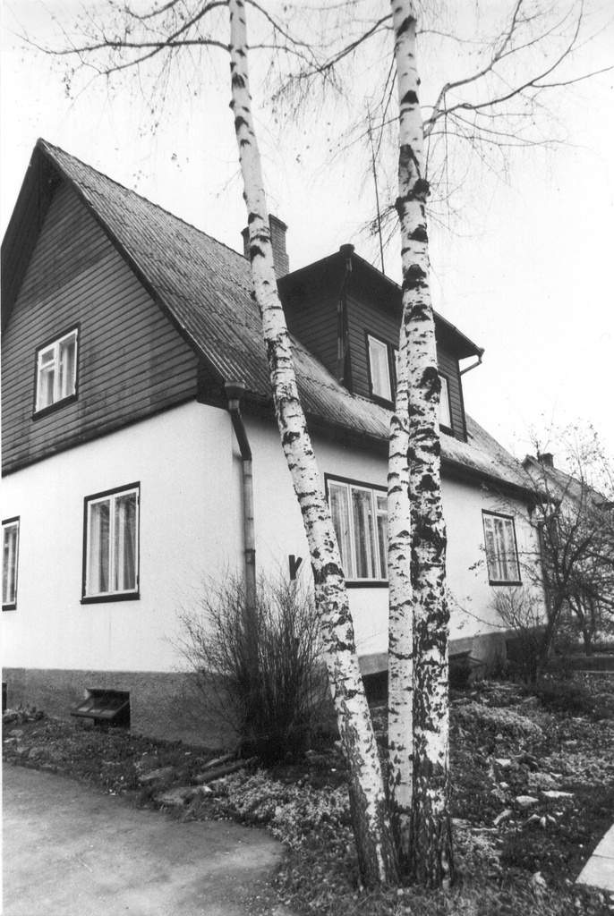 Foto. Võru , eramu Vee ja Tartu tn. nurgal 1984.a.