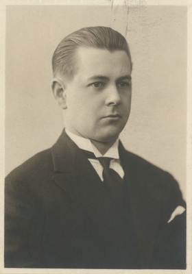 Richard Antik, Eesti Rahva Muuseumi arhiivraamatukogu juhataja,portreefoto  duplicate photo