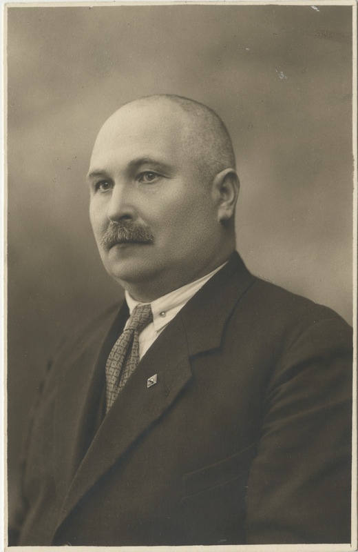 August Arold, hariduse- ja seltskonnategelane koolijuhataja,  portreefoto