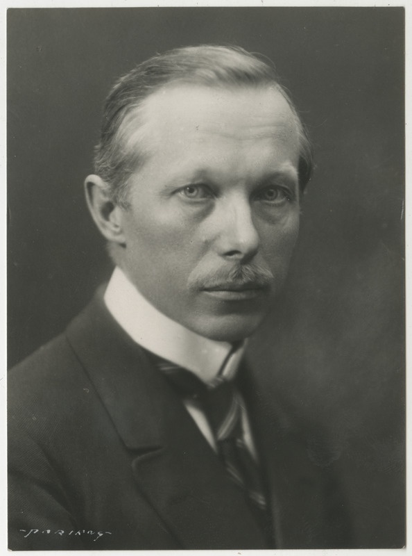 Eduard Georg Aule, poliitik ja pangandustegelane, portreefoto