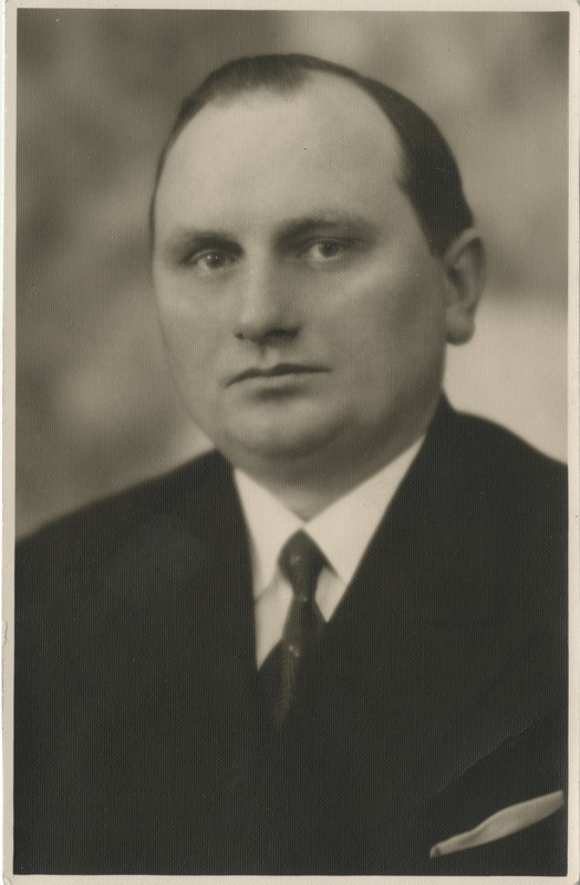 Juhan (Johan) Brunhof (1894-1959), proviisor, portreefoto