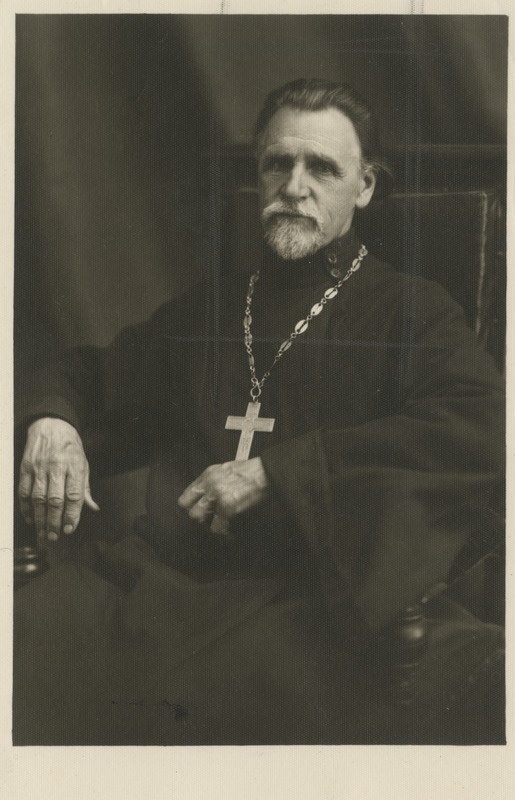 Pavel Burov (1878-1971), Zalesje (Salesje) Apostliku Õigeusu koguduse ülempreester, portreefoto